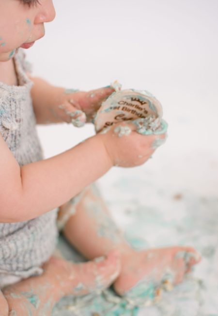 Billingshurst Cake Smash | Elizabeth Cole Photography